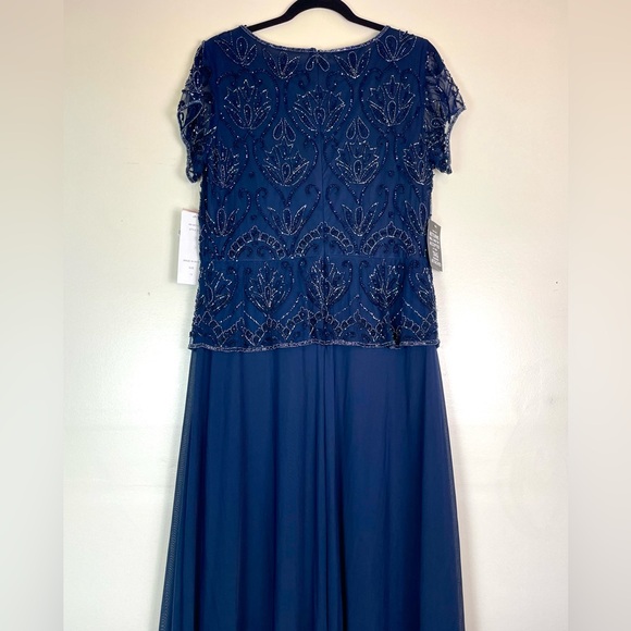 Pisarro Nights Beaded Navy Blue Gown Mesh Short sleeve. Size 12 - Picture 9 of 10